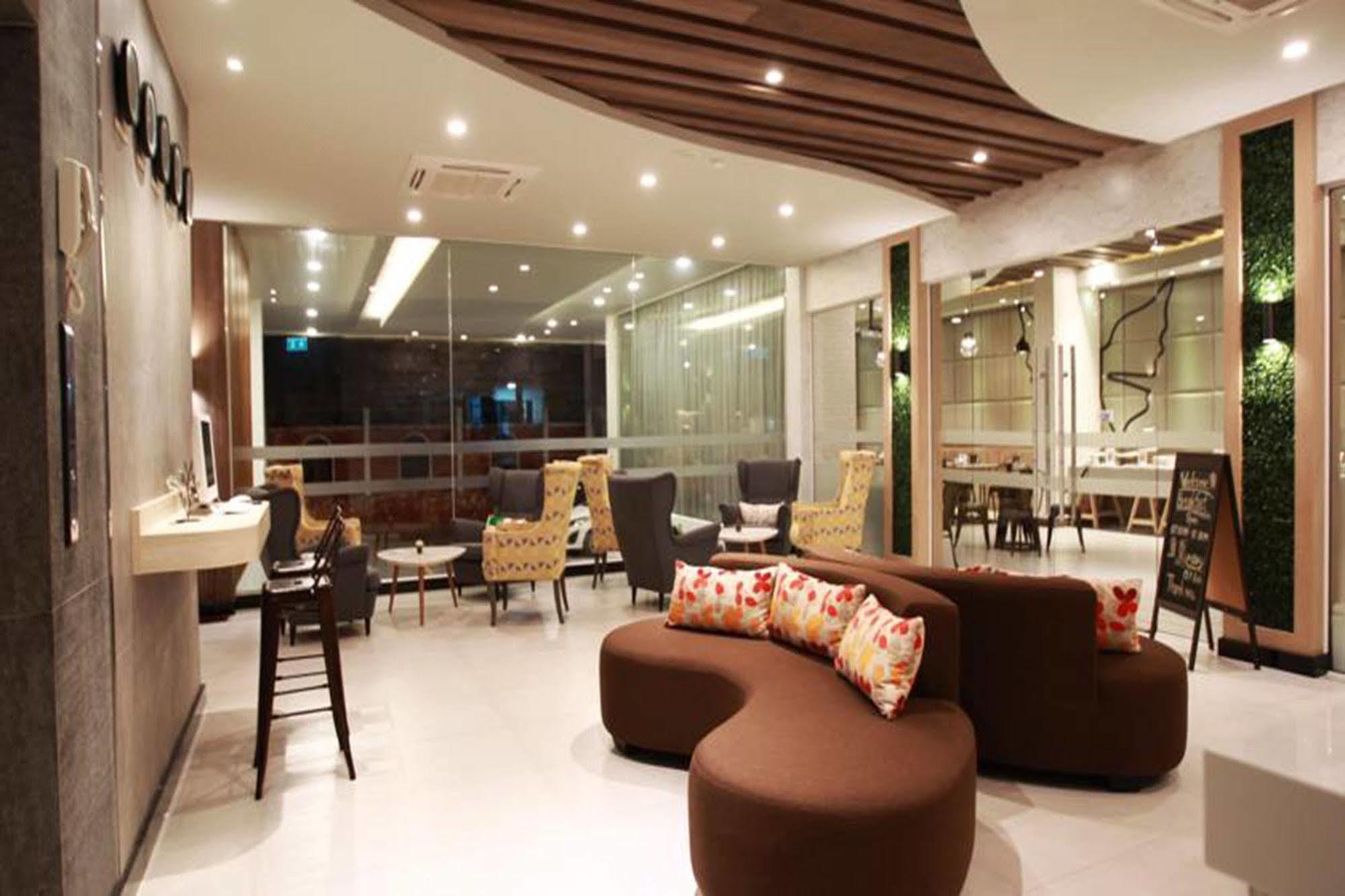 Levana Pattaya Hotel - Sha Extra Plus Bagian luar foto